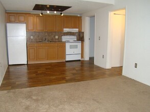 10001 S Nob Hill Cir in Tamarac, FL - Building Photo - Building Photo