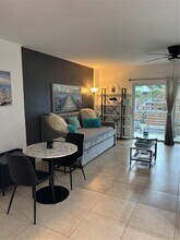 2900 NE 30th St, Unit B-2 in Fort Lauderdale, FL - Foto de edificio - Building Photo