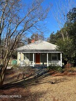 240 N Leak St in Southern Pines, NC - Building Photo