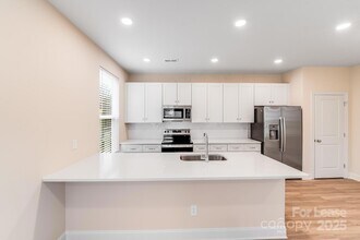 645 Brookwood St in Mooresville, NC - Building Photo - Building Photo