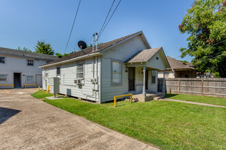 7016 Avenue F in Houston, TX - Foto de edificio - Building Photo