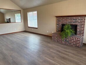 1424 SW 129th St in Oklahoma City, OK - Building Photo - Building Photo