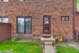 1S134 Holyoke Ln in Villa Park, IL - Building Photo - Building Photo