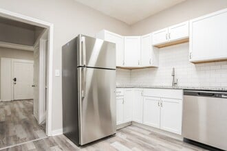 3044 E 32 St in Kansas City, MO - Building Photo - Building Photo