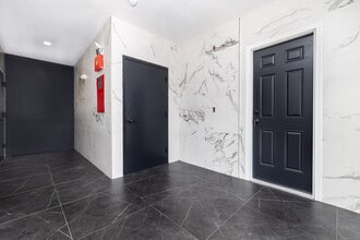 1252 Main St in East Hartford, CT - Building Photo - Building Photo