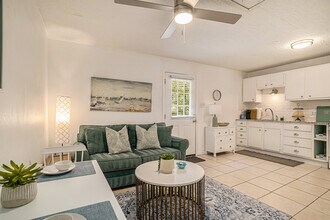 15 Shem Dr, Unit B in Mount Pleasant, SC - Building Photo - Building Photo