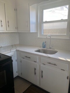 15 Berges Ave in Stamford, CT - Foto de edificio