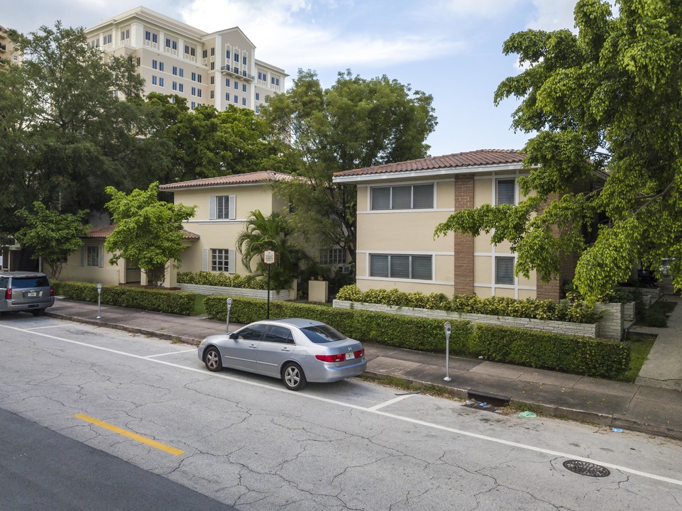 406-414 Valencia Ave in Coral Gables, FL - Building Photo