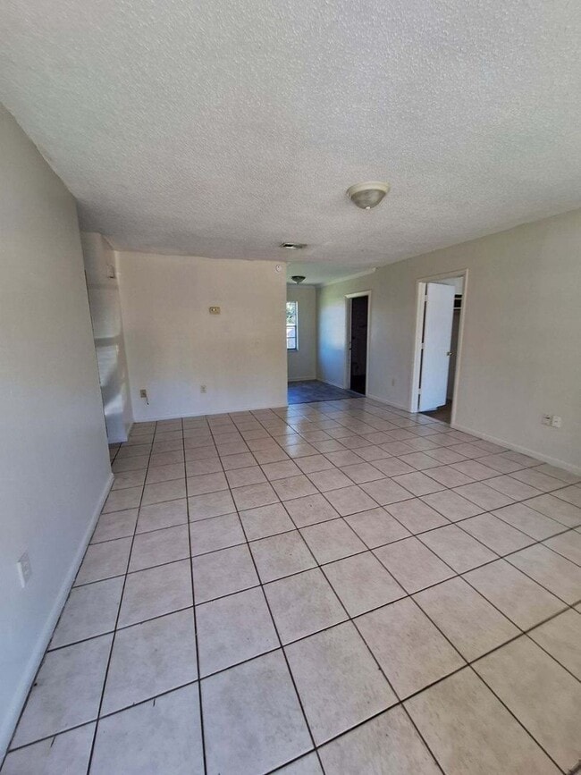 511 65th Ave Dr W in Bradenton, FL - Building Photo - Building Photo