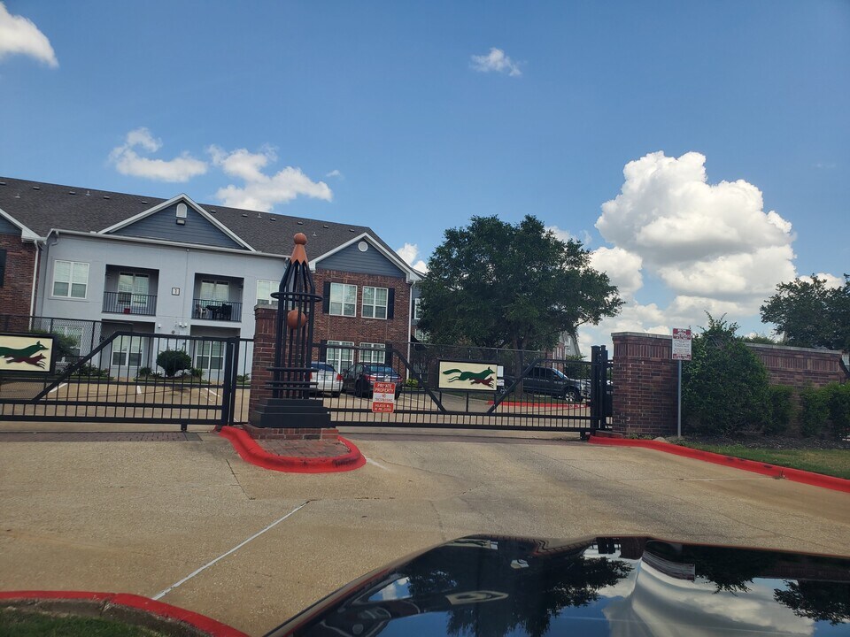 801 Luther St W in College Station, TX - Foto de edificio