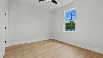 2730 37th Ave N in St. Petersburg, FL - Building Photo - Building Photo