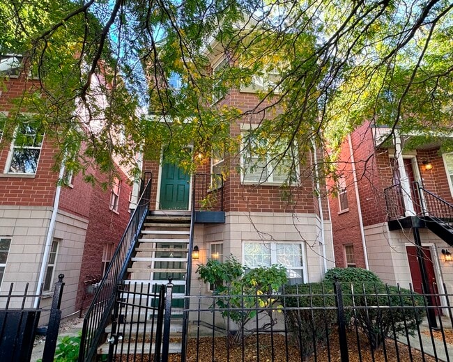 property at 649 W Elm St