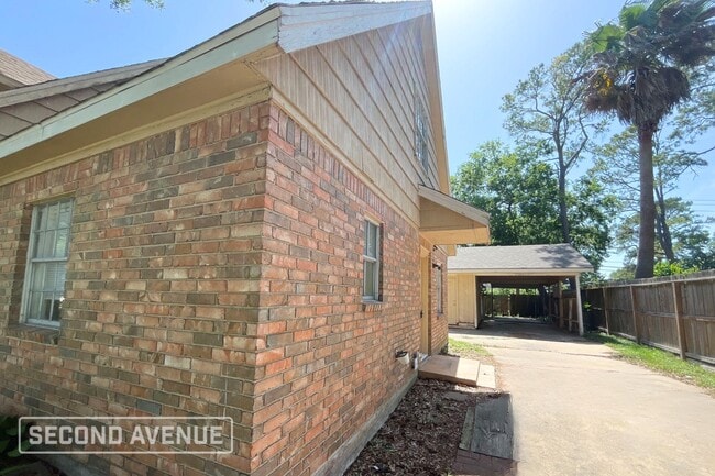 2006 Crestwood Dr in Richmond, TX - Building Photo - Building Photo