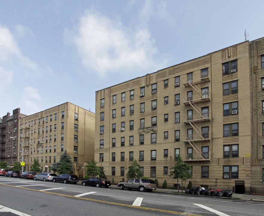 853 Empire Blvd in Brooklyn, NY - Building Photo