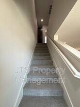 5 Oak Manor Way in Sacramento, CA - Building Photo - Building Photo