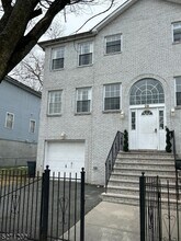29 Madonna Pl in East Orange, NJ - Foto de edificio - Building Photo