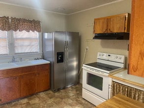 380 Hogan's Creek Rd in Carthage, TN - Foto de edificio - Building Photo