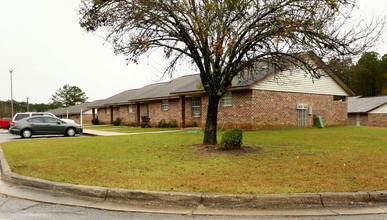 Vanguard Village Apartments in Gretna, FL - Building Photo - Building Photo