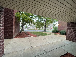 Morganford Plaza Apartments in St. Louis, MO - Foto de edificio - Building Photo