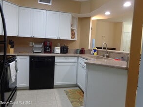 8401 N Atlantic Ave in Cape Canaveral, FL - Foto de edificio - Building Photo