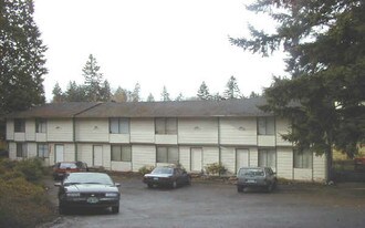 2443 Poplar St SE in Auburn, WA - Building Photo