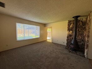 7282 Dutch Flat Dr in North Highlands, CA - Building Photo - Building Photo