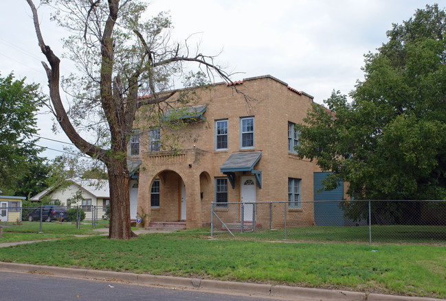 1020 W 11th Ave in Amarillo, TX - Foto de edificio - Building Photo