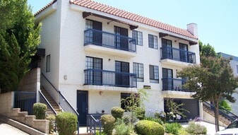 10318 Commerce Ave in Los Angeles, CA - Building Photo