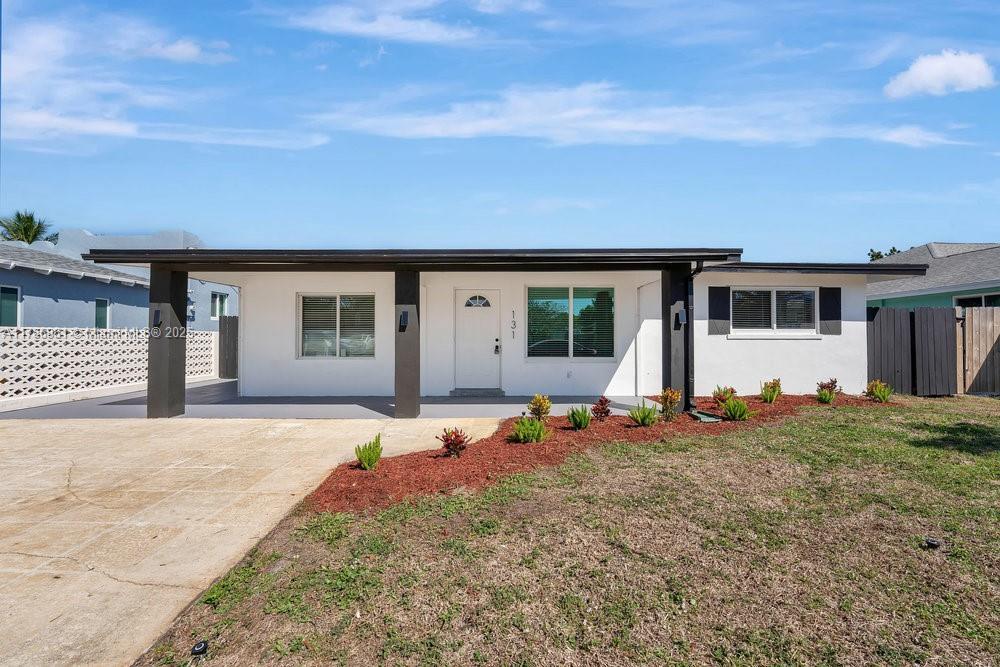 131 SE 4th Ave in Boynton Beach, FL - Foto de edificio