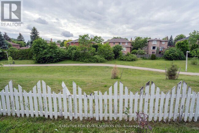 36 Blueridge Square in Brampton, ON - Building Photo - Building Photo