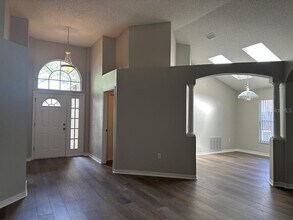 8928 Southbay Dr in Tampa, FL - Building Photo - Building Photo