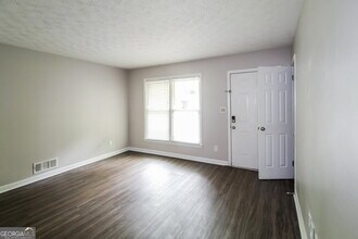 7006 Knollwood Dr in Morrow, GA - Building Photo - Building Photo