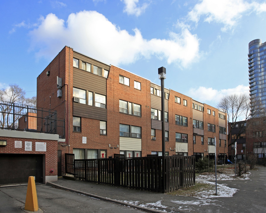 Queensway Windermere in Toronto, ON - Building Photo