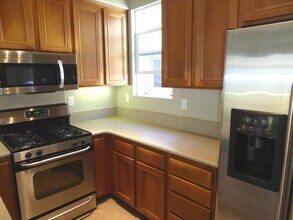 472 Almond Rd in San Marcos, CA - Building Photo - Building Photo