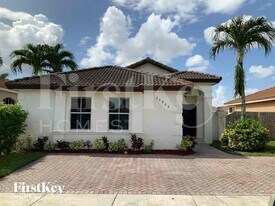 12964 NW 8th Ln in Miami, FL - Building Photo