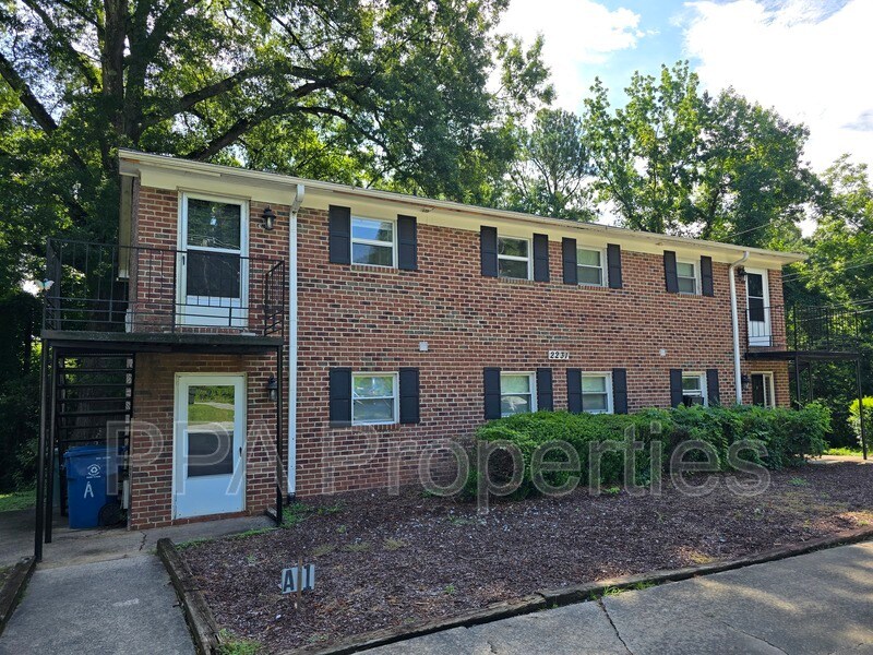 2231 Summit St in Durham, NC - Building Photo