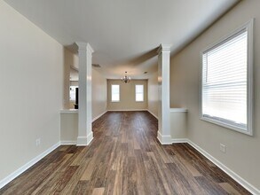 2609 Bluestone Dr SW in Atlanta, GA - Foto de edificio - Building Photo