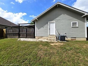 712 Narrow St in Weatherford, TX - Building Photo - Building Photo