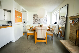 957 NW 62nd St, Unit downstair unit in Seattle, WA - Building Photo - Building Photo