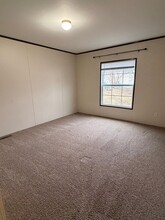 180 Parker Lake Dr in Oxford, MI - Foto de edificio - Building Photo