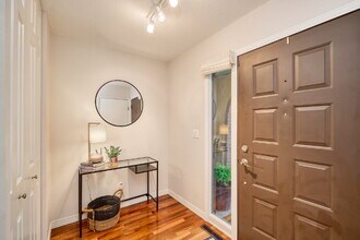 3120 Dean Ct in Minneapolis, MN - Building Photo - Building Photo