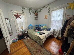 25 Kelly Rd, Unit 1 in Cambridge, MA - Foto de edificio - Building Photo