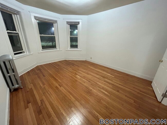 143 Park Dr, Unit 16 in Boston, MA - Building Photo - Building Photo