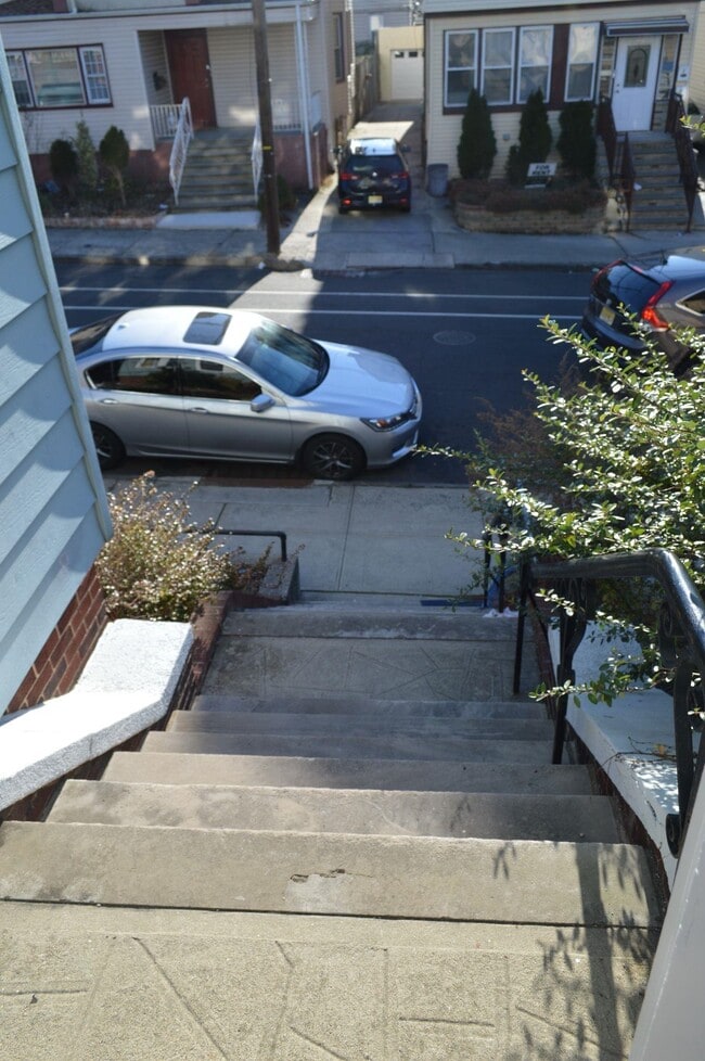 286 Fulton Ave in Jersey City, NJ - Building Photo - Building Photo