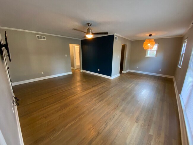 property at 53 E 66th St