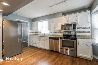 9000 N Grand Ave in Kansas City, MO - Foto de edificio - Building Photo