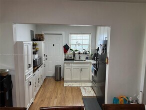 7515 Dickens Ave in Miami Beach, FL - Building Photo - Building Photo