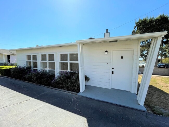222 B St in Ventura, CA - Building Photo - Building Photo