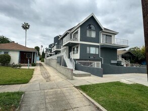 123 S Roosevelt Ave, Unit 8 in Pasadena, CA - Foto de edificio - Building Photo