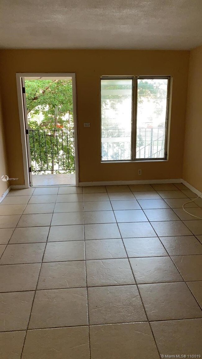 13990 NE 20th Ct-Unit -1 in North Miami Beach, FL - Building Photo - Building Photo